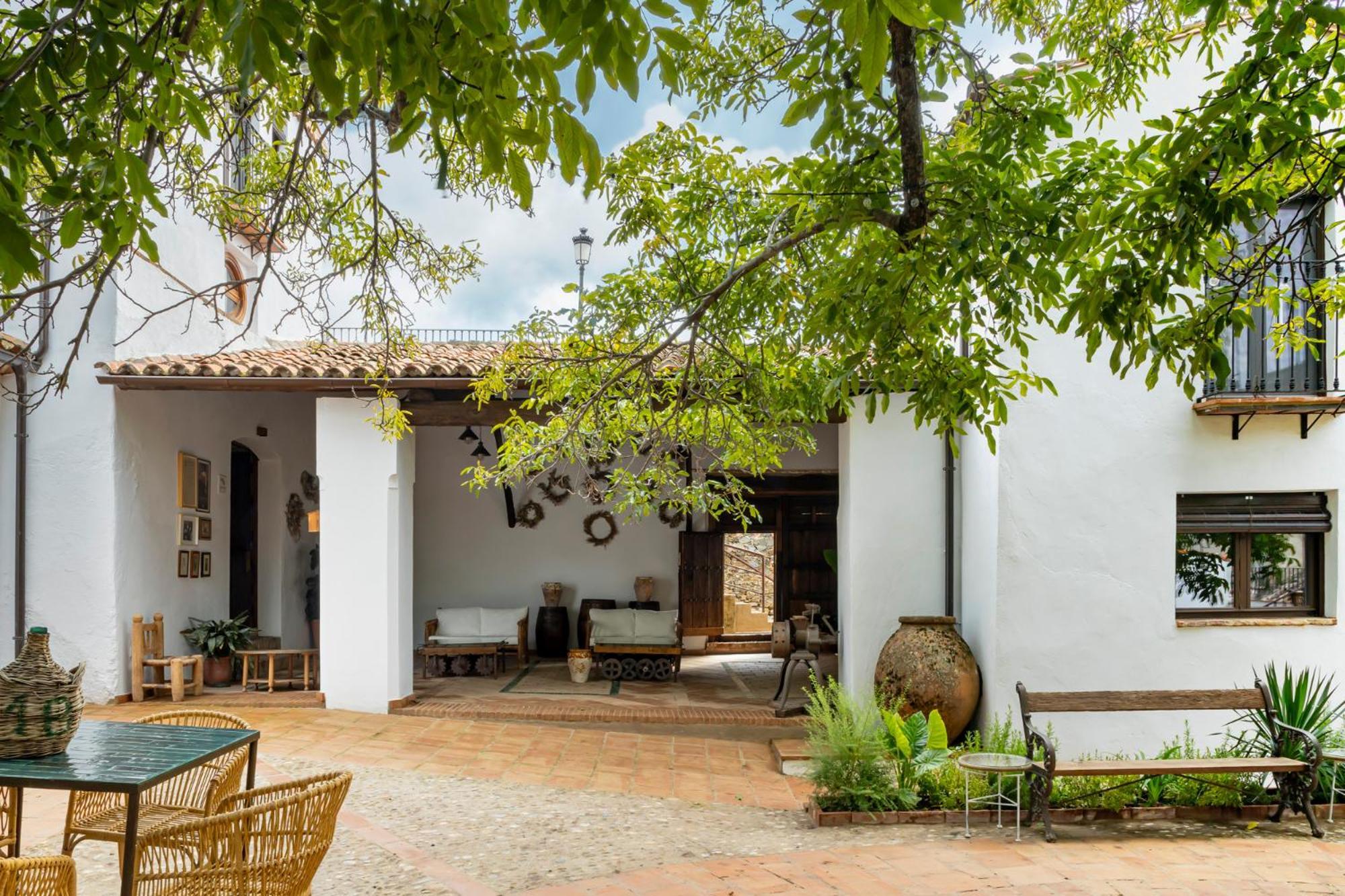 Apartamentos Turisticos El Patio Del Nogal غوادالوبي المظهر الخارجي الصورة